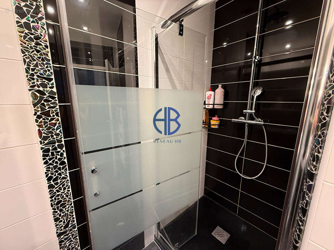 Appartement à SAINT-ETIENNE-DE-SAINT-GEOIRS