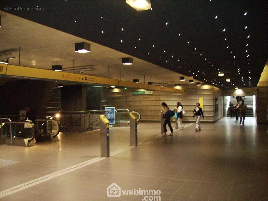 Station de métro Charles de Gaulle