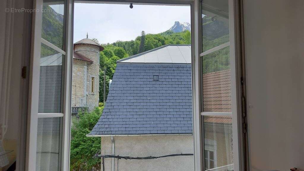 Appartement à EAUX-BONNES