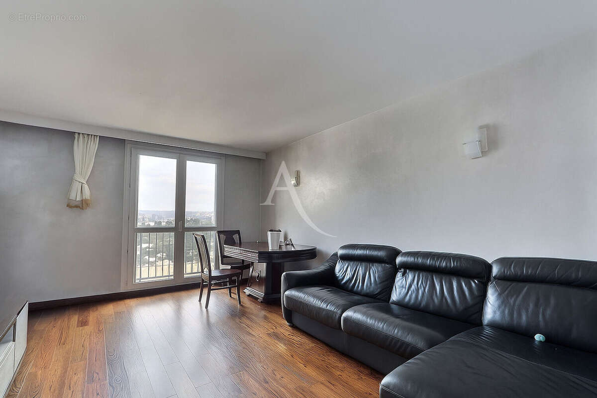 Appartement à AUBERVILLIERS