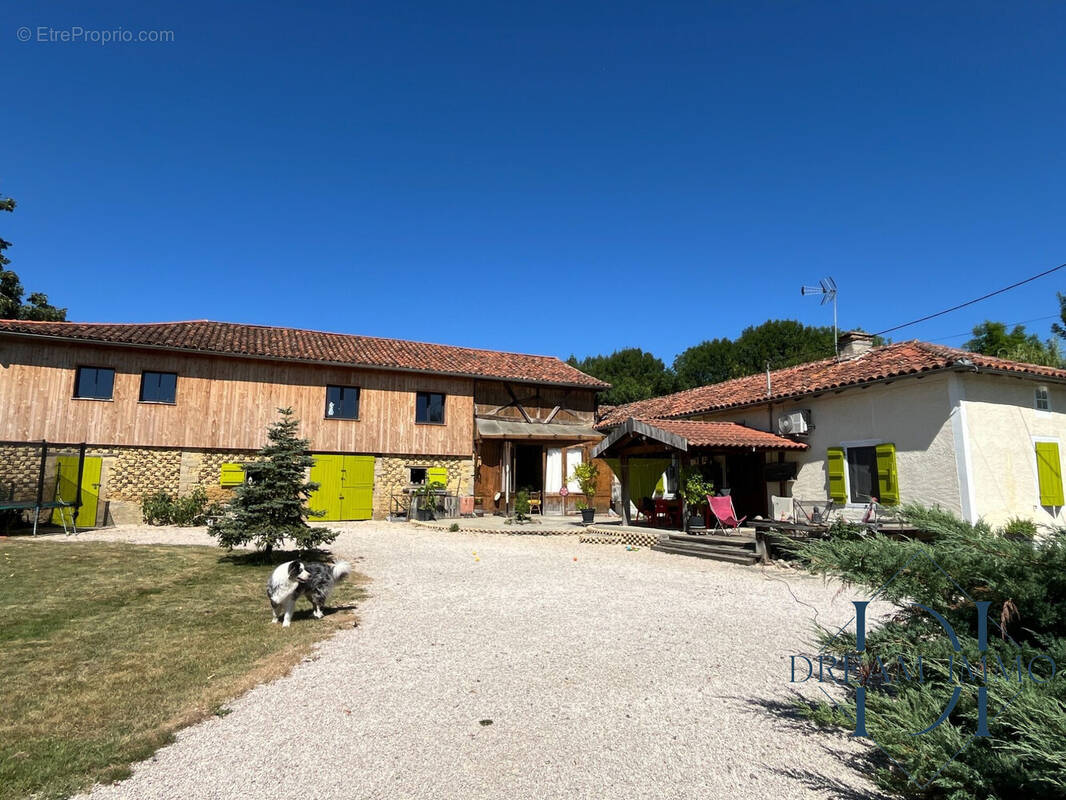 Maison 259 m² à Seissan  - photo 2