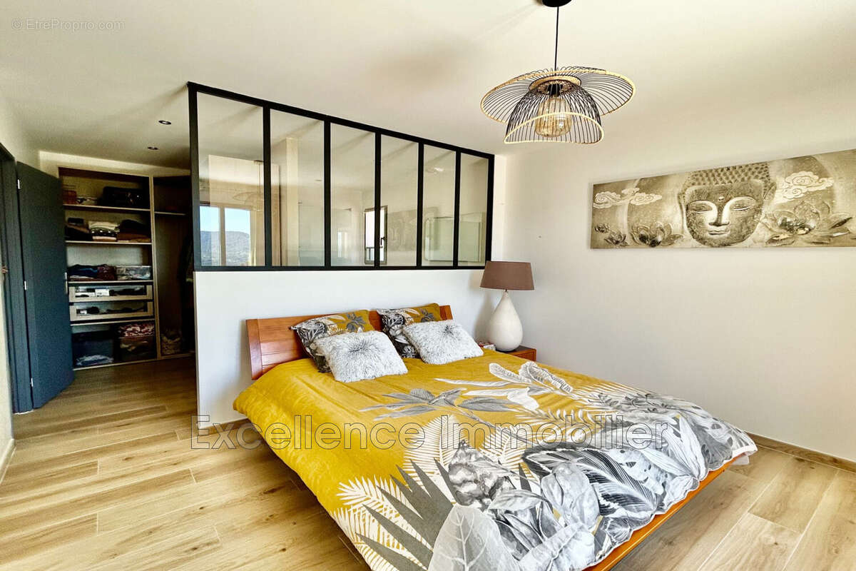 Maison à PLAN-DE-LA-TOUR