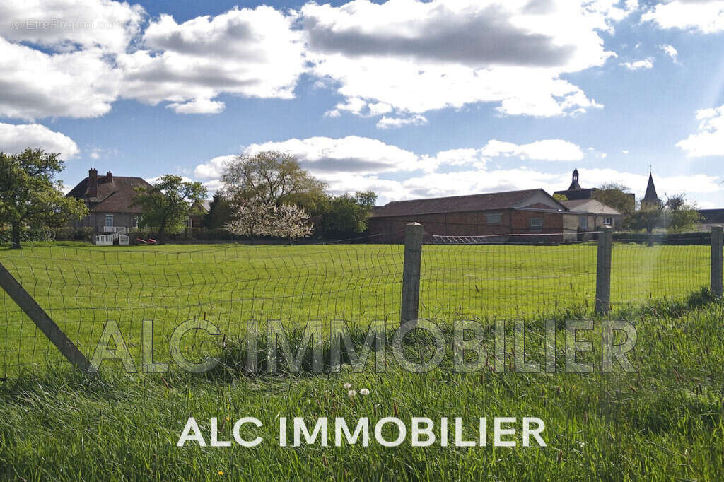 Terrain à PRE-EN-PAIL