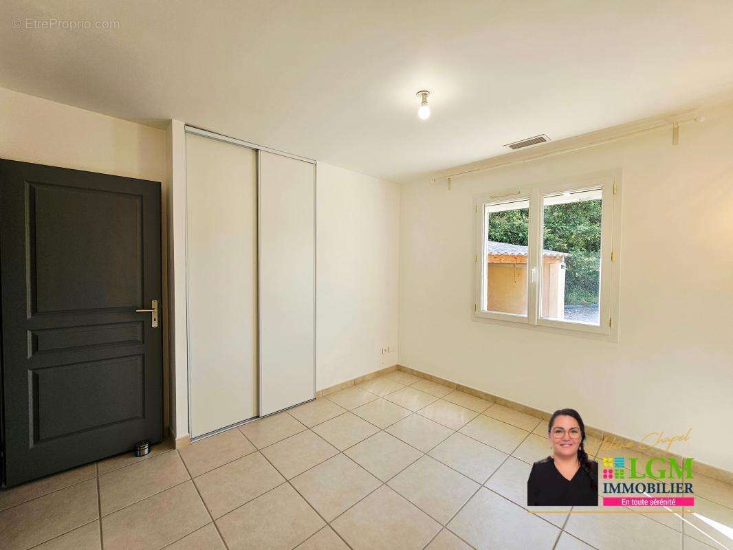 Maison familiale de standing avec piscine – 180 m² – Terrain de 1 600 m² - photo 9