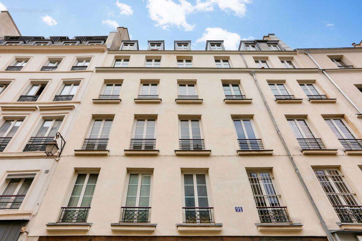 Appartement à PARIS-3E