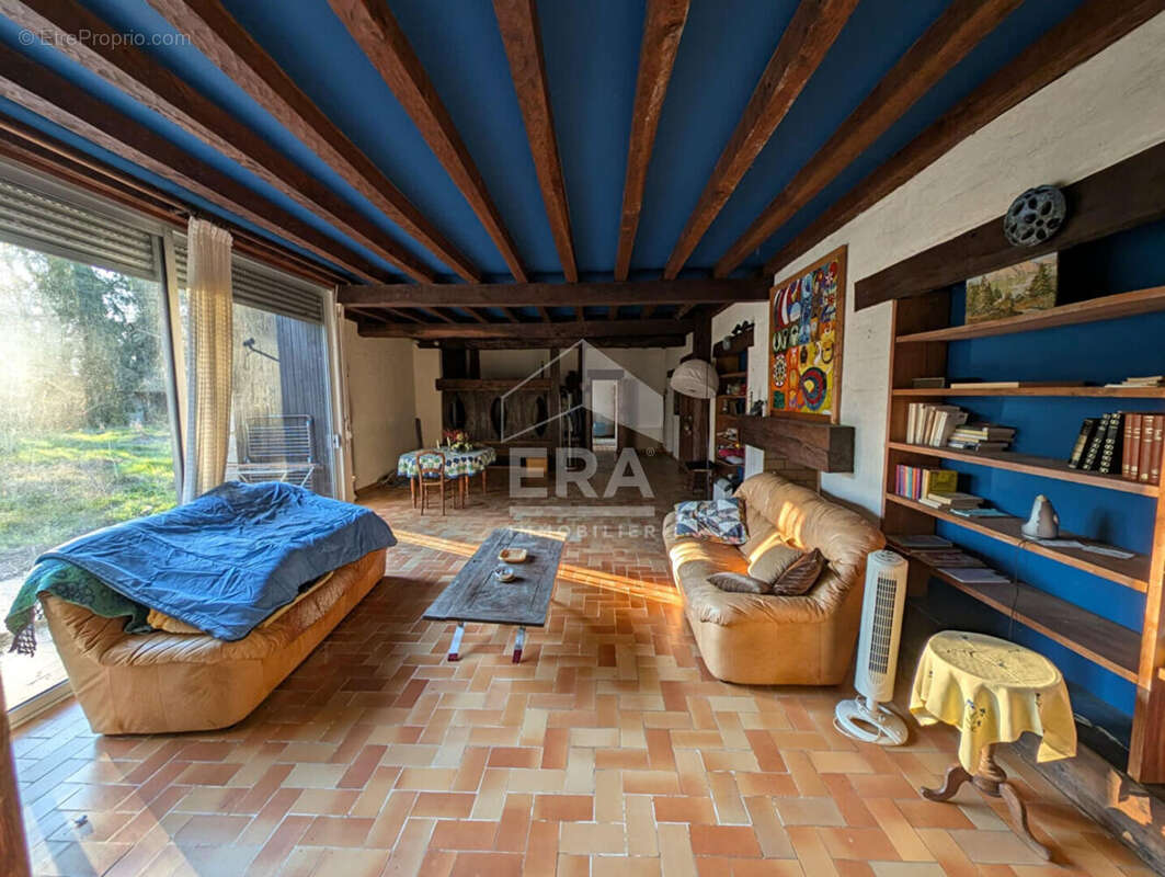 Maison à MENESPLET