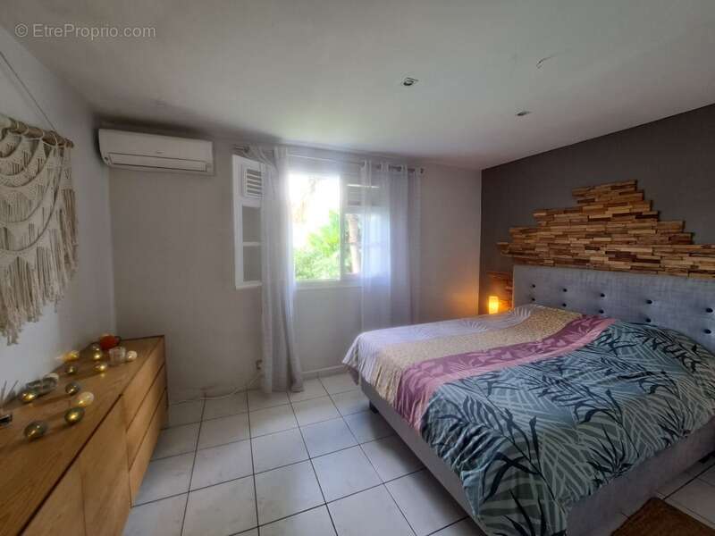 Maison à BAIE-MAHAULT