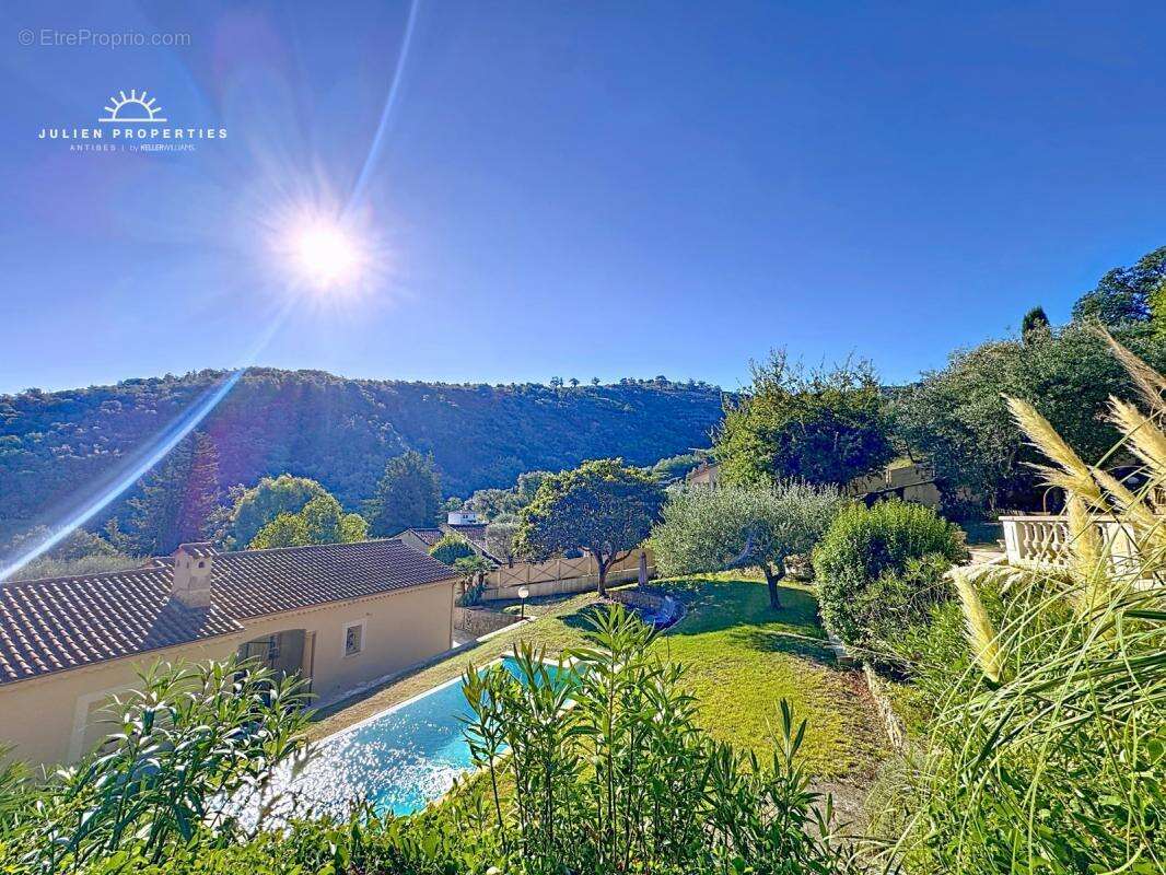 Maison à MANDELIEU-LA-NAPOULE