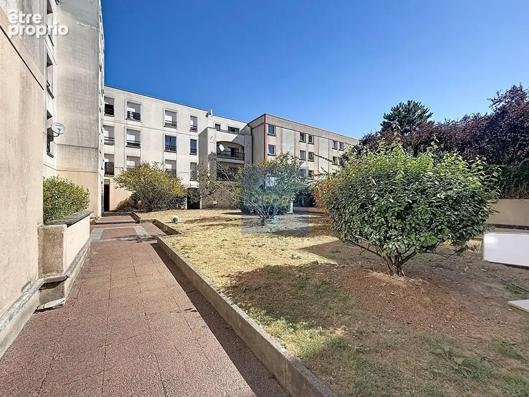 Cergy  (95) - appartement deux pieces avec parking en centre ville - photo 13