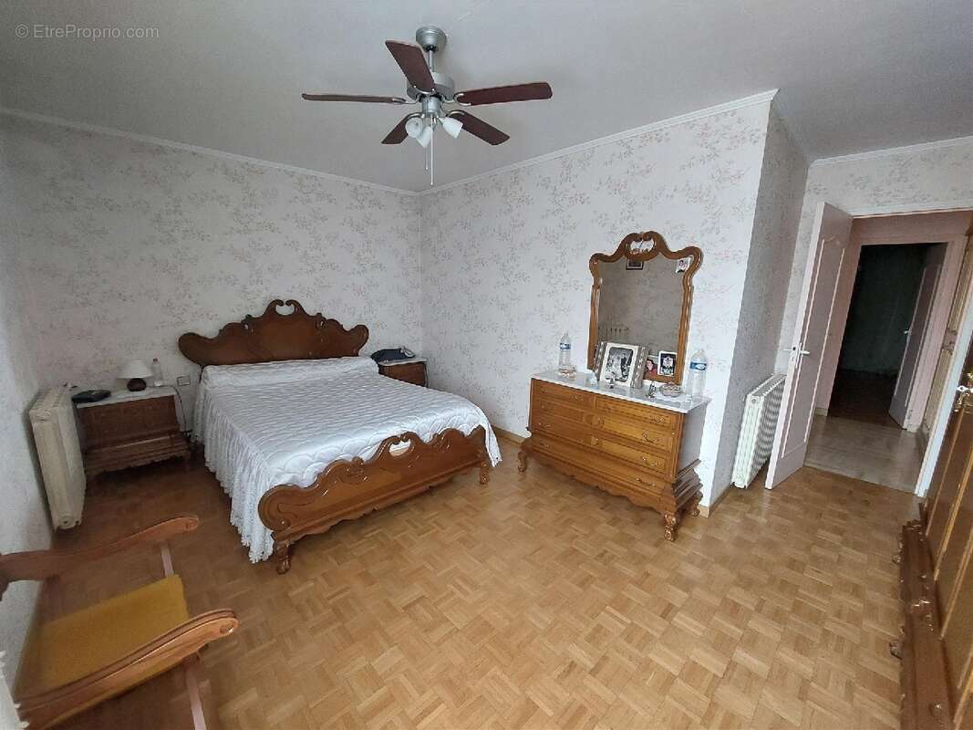 Maison à VIGNEUX-SUR-SEINE