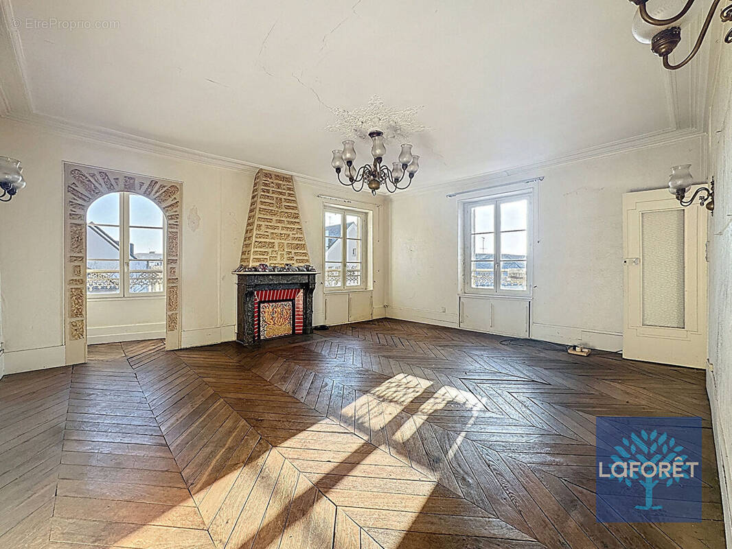Appartement à CHILLY-MAZARIN