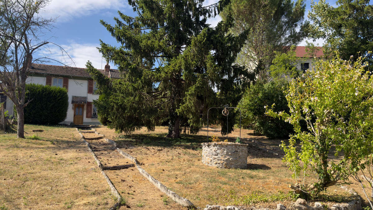 Maison de village à Vert - 114 m² - Terrain de 865 m² - photo 13