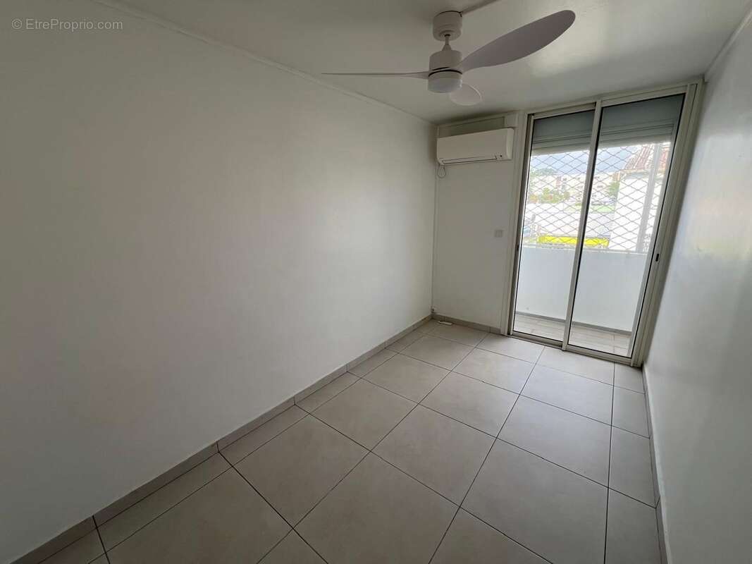 Appartement à LES ABYMES