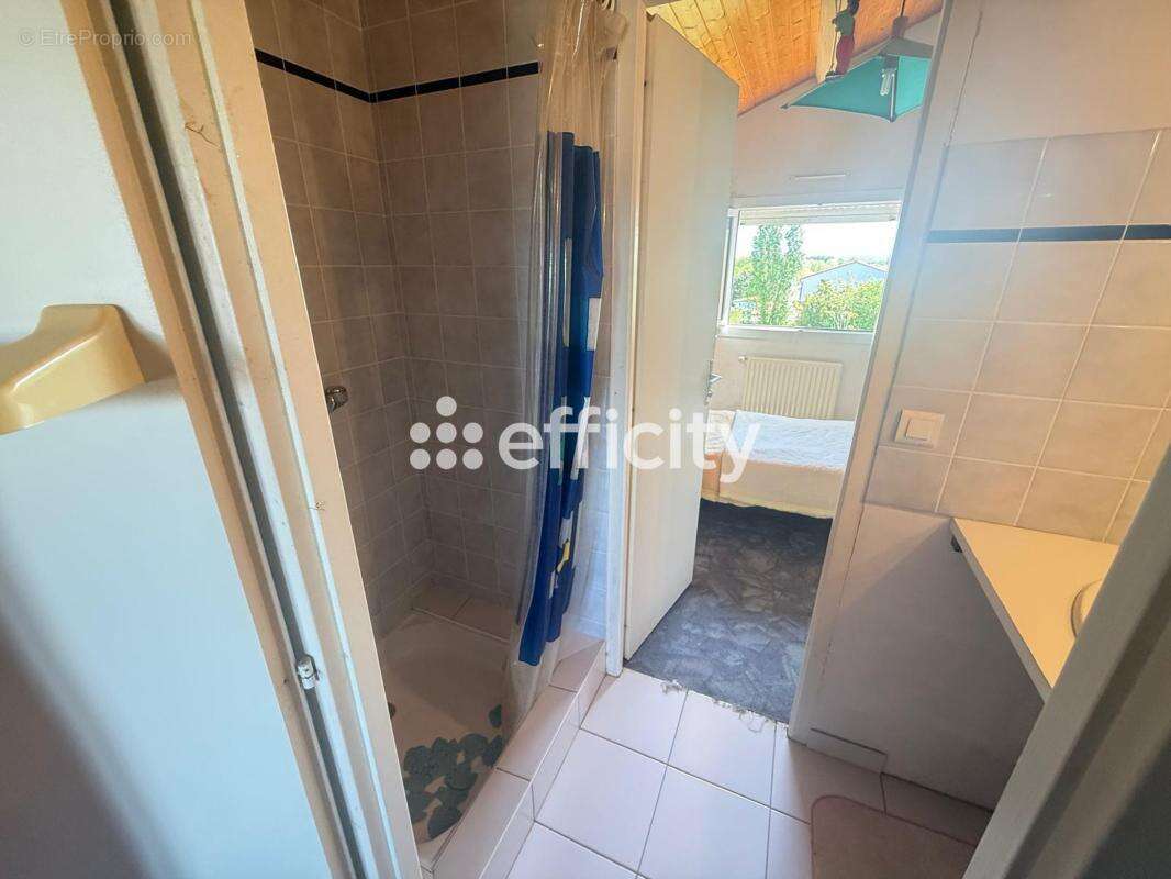 Maison à LES LANDES-GENUSSON