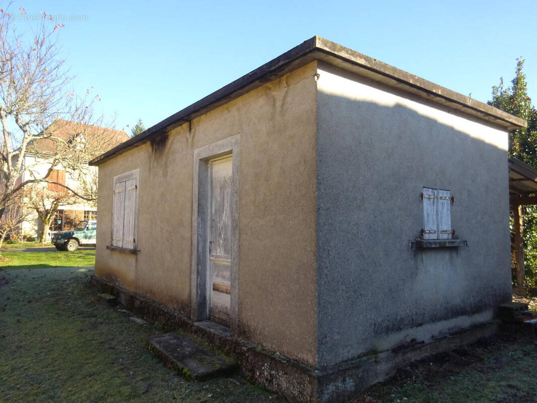 local - Maison à ARCAMBAL