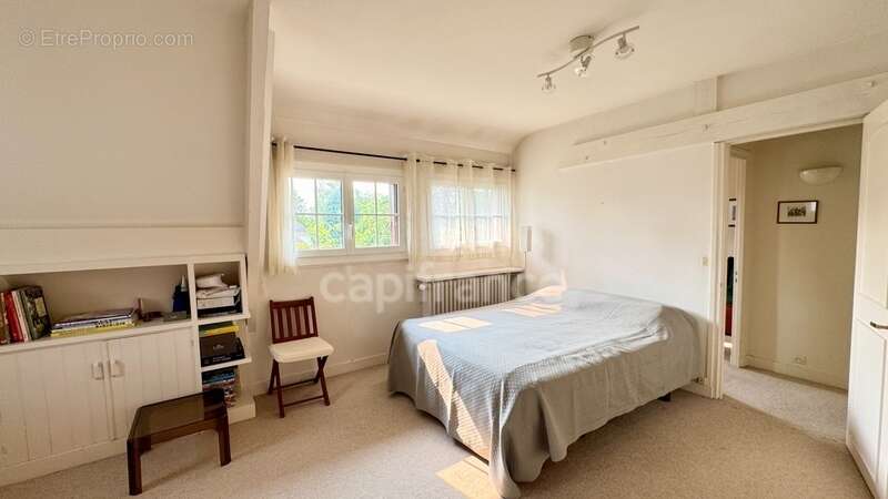 Maison à LA CELLE-SAINT-CLOUD