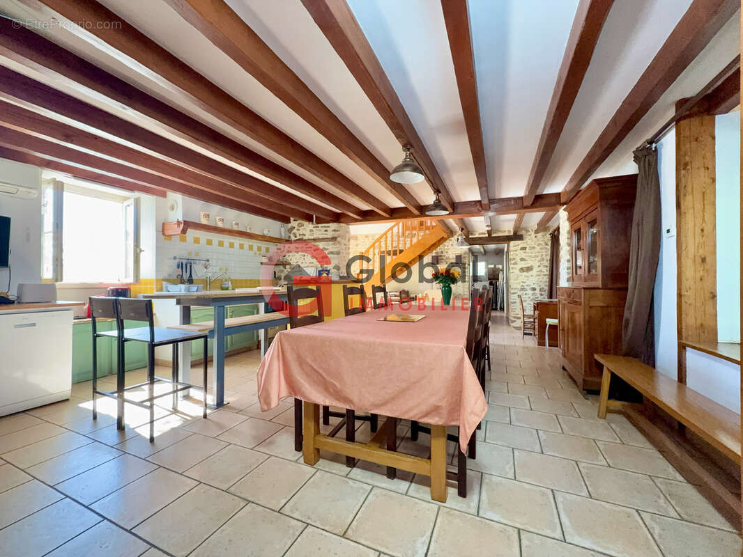 Maison à EXIREUIL