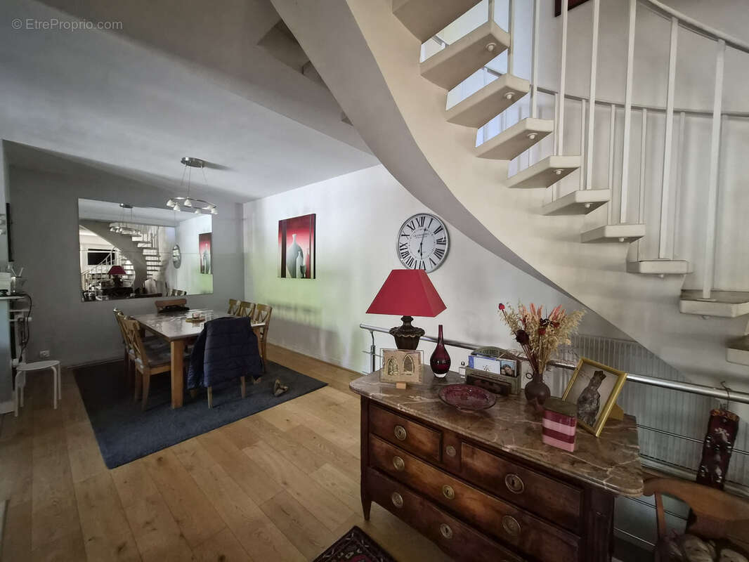 Appartement à SAINT-NOM-LA-BRETECHE