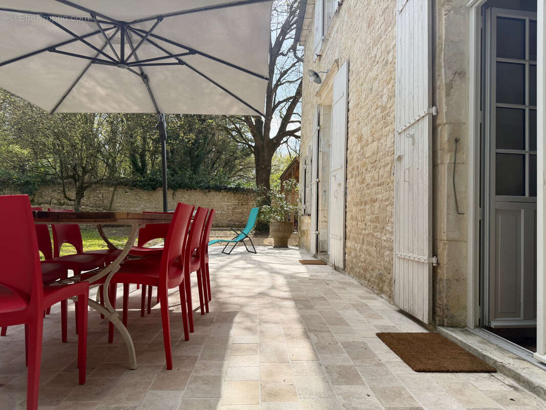Maison à MONTROY