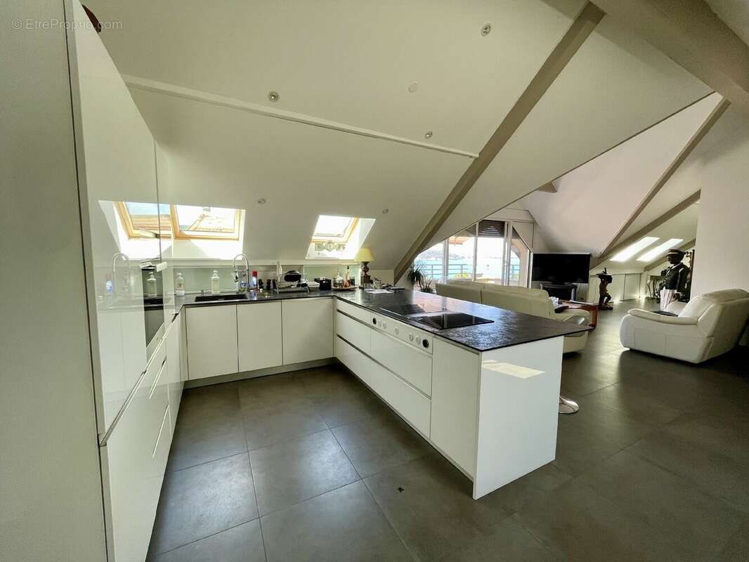 Appartement 180 m² à Veyrier-Du-Lac  - photo 5