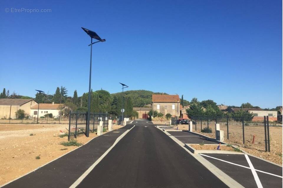 Terrain à ORNAISONS