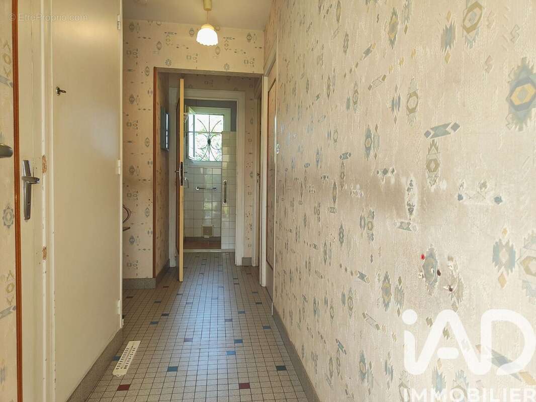 Maison 73 m² à Ambernac  - photo 4