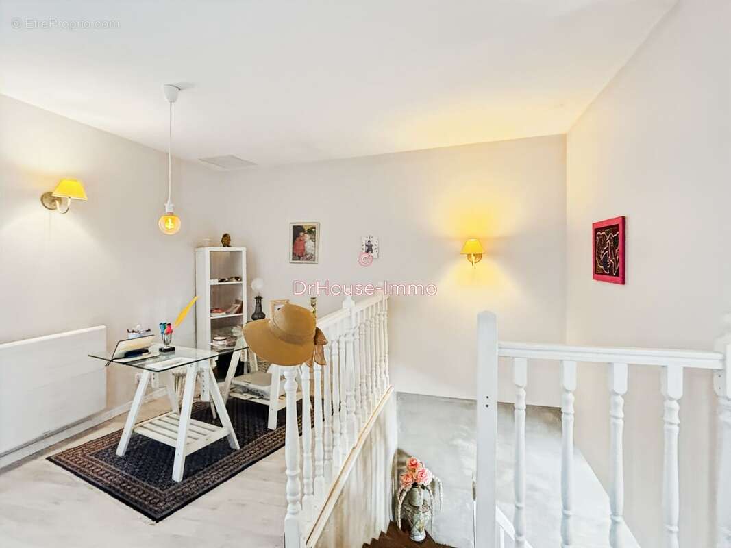 Maison 145 m² à Laplume  - photo 7