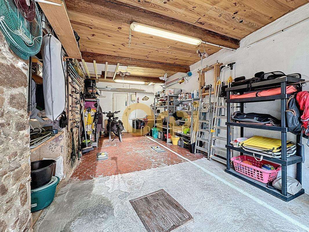 Appartement à ROQUEBRUNE-SUR-ARGENS