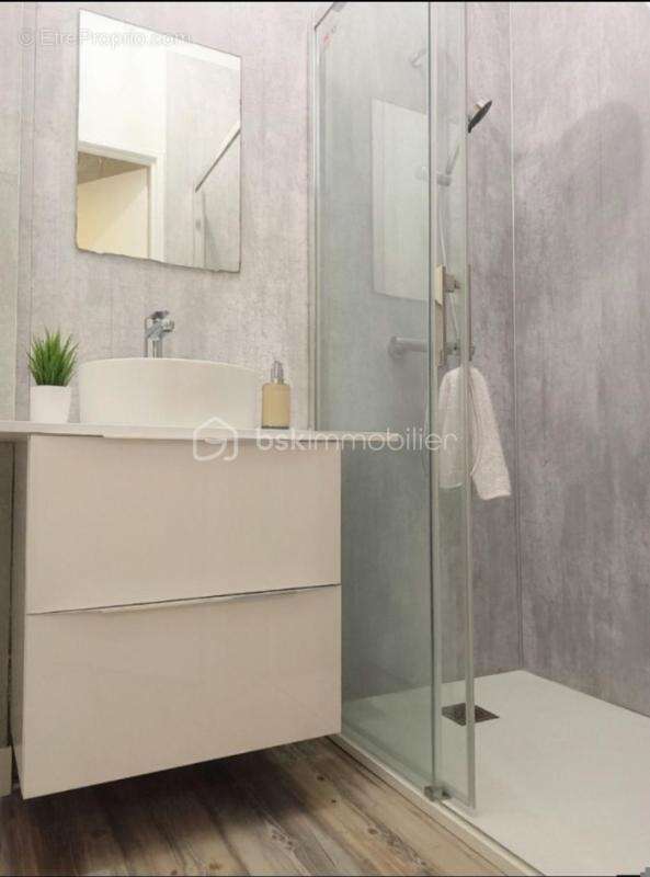 Appartement à FOURAS