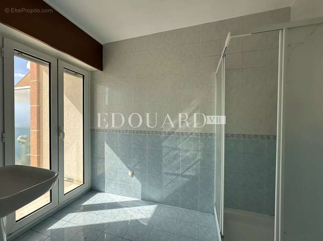 Appartement à ROQUEBRUNE-CAP-MARTIN