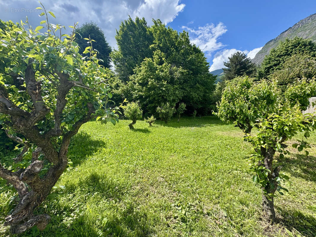 Terrain à SAINT-JEAN-DE-MAURIENNE