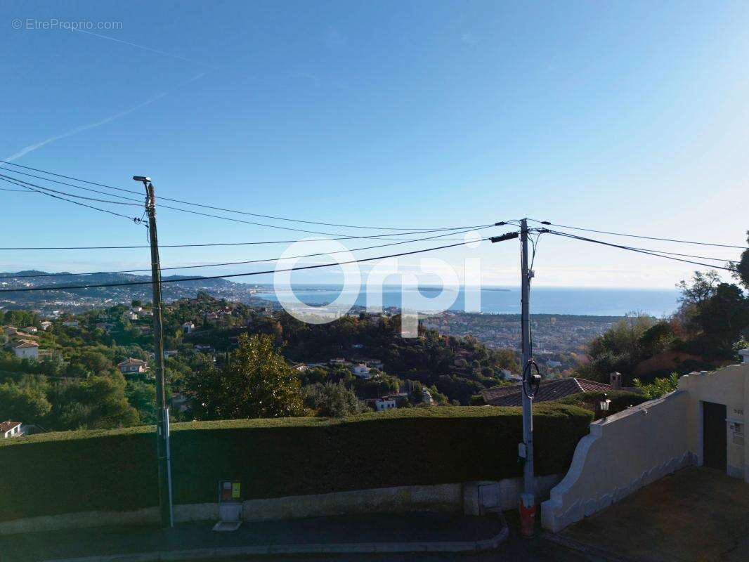 Terrain à MANDELIEU-LA-NAPOULE