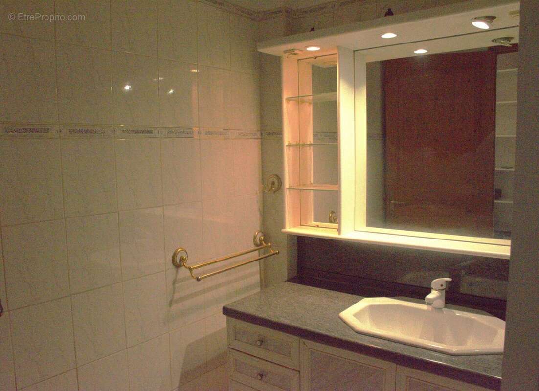 Appartement à MARSEILLE-3E