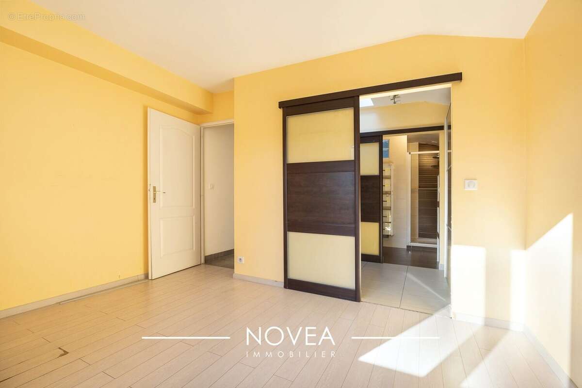 Maison à SATHONAY-VILLAGE