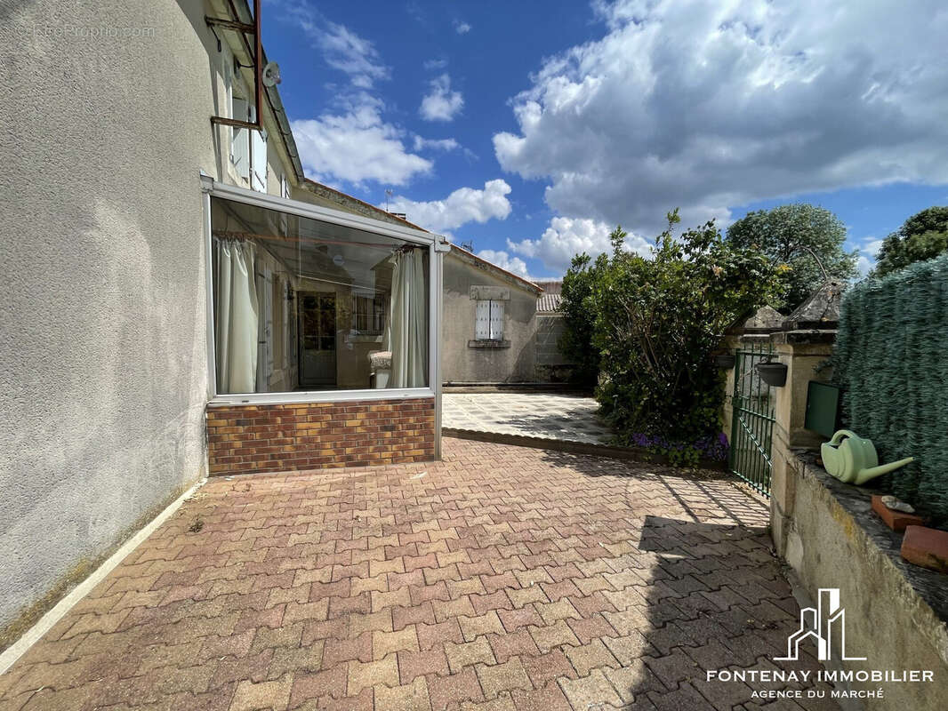 Maison 75 m² à Fontenay-Le-Comte  - photo 9