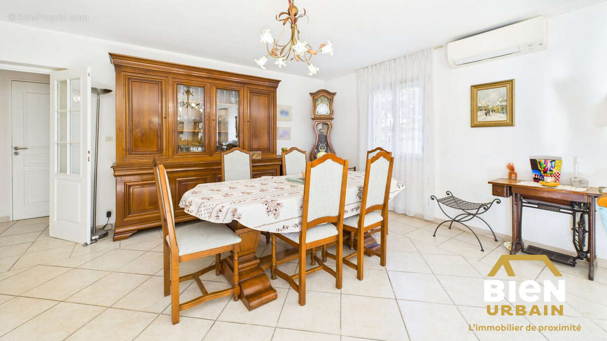 Maison à BELLEGARDE