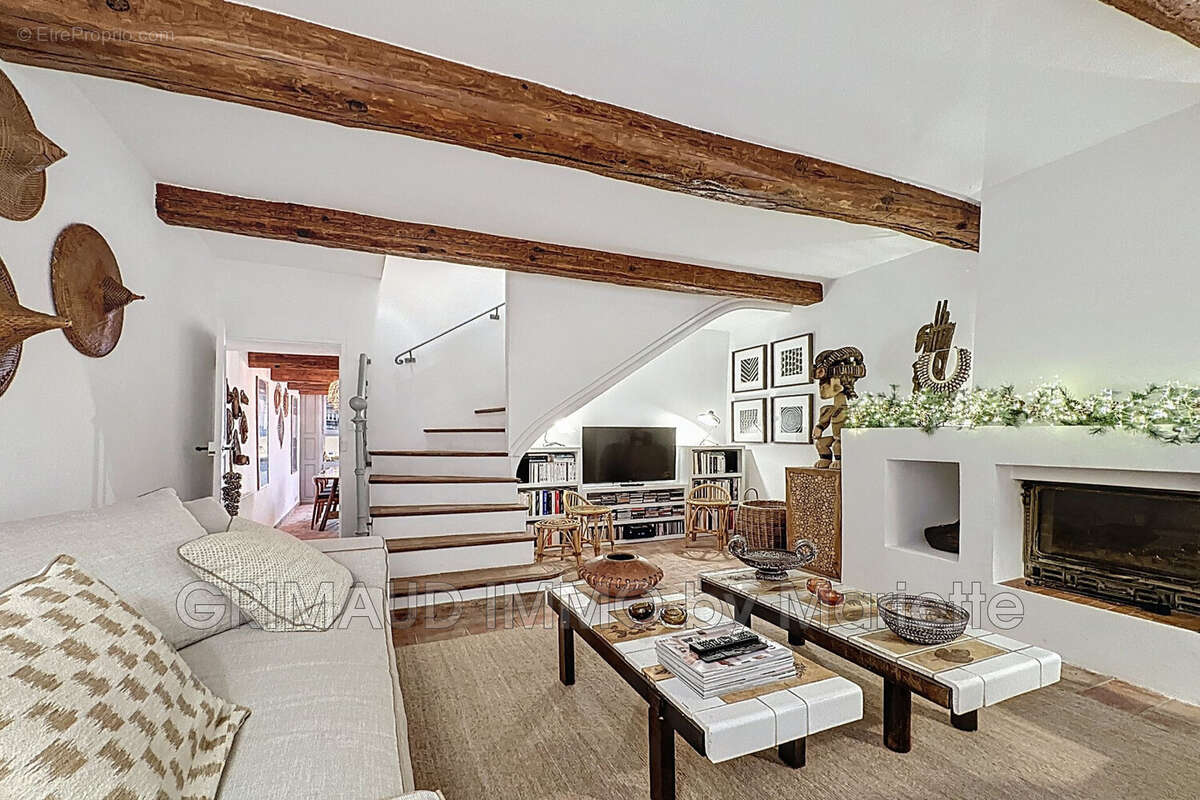 Maison à LA GARDE-FREINET