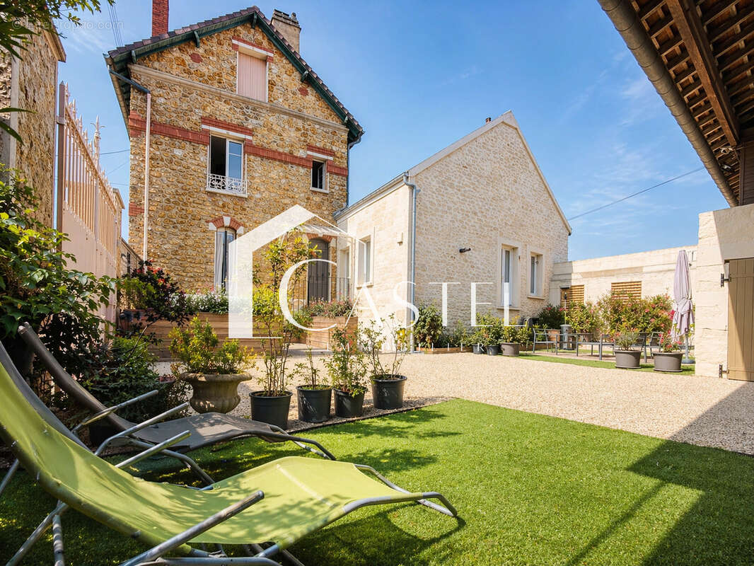 Maison à BOUAFLE