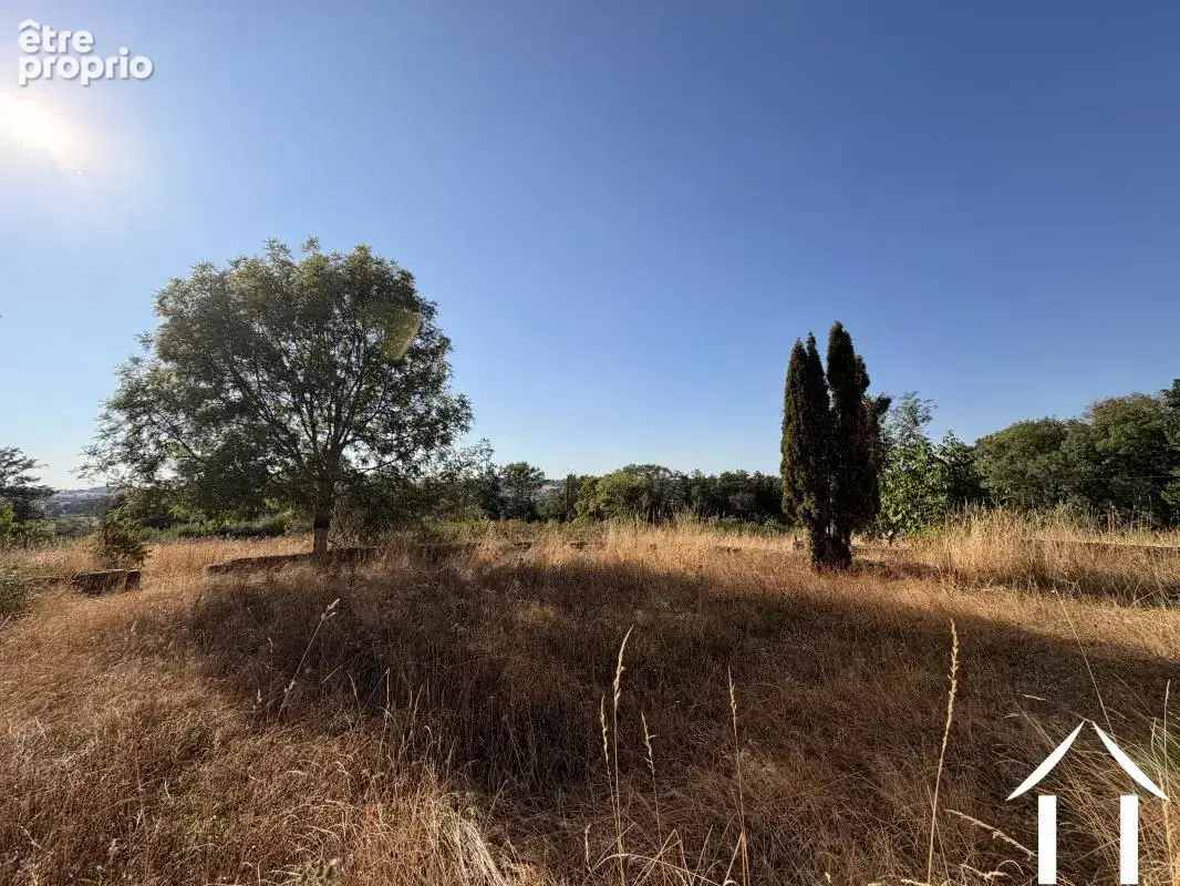 Belle ferme rénovée spacieuse avec grange et dépendance avec terrasse couverte. Entourée d'un paysage magnifique avec 9500 m2 de - photo 7