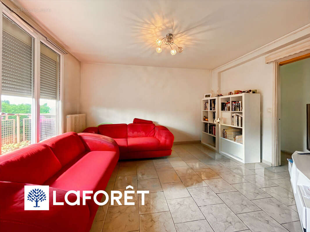 Appartement de 4 pièces (65,11 m²) en vente à EPINAY SUR ORGE - photo 2