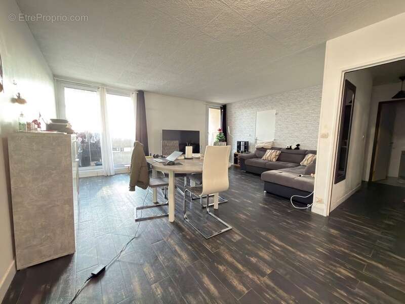 Appartement à ELANCOURT