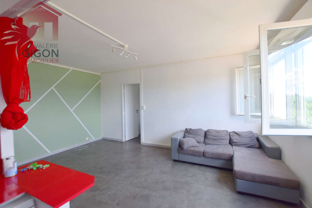 Appartement à GRAND-CHARMONT