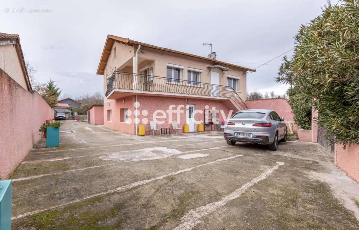 Maison à VAULX-EN-VELIN