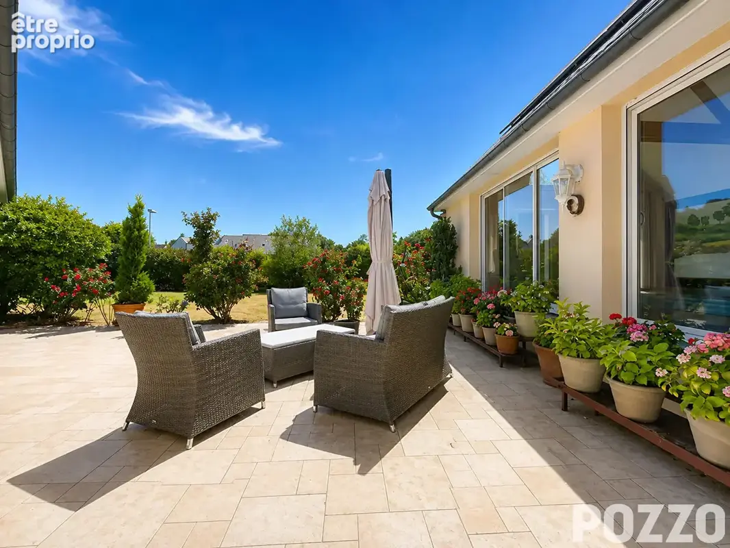 Bréville-sur-Mer, Spacieuse maison de 237 m² avec piscine intérieure et grand garage - photo 7