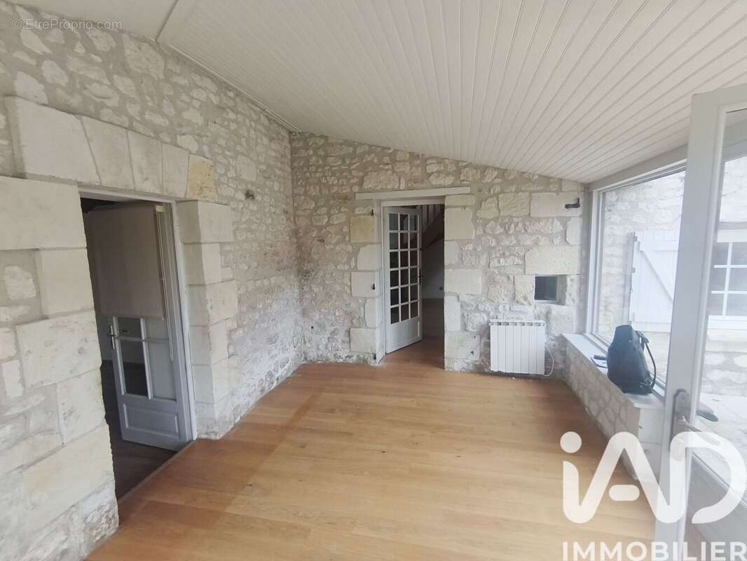 Maison 168 m² à Theneuil  - photo 5