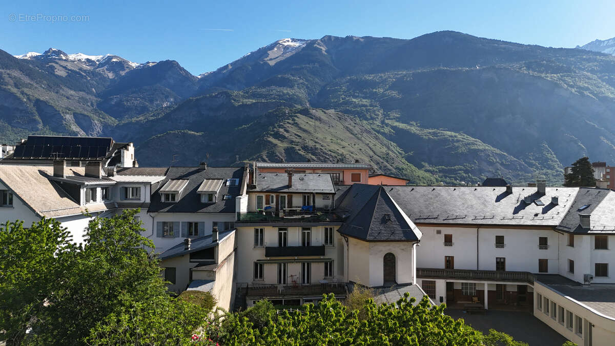 Terrain à SAINT-JEAN-DE-MAURIENNE
