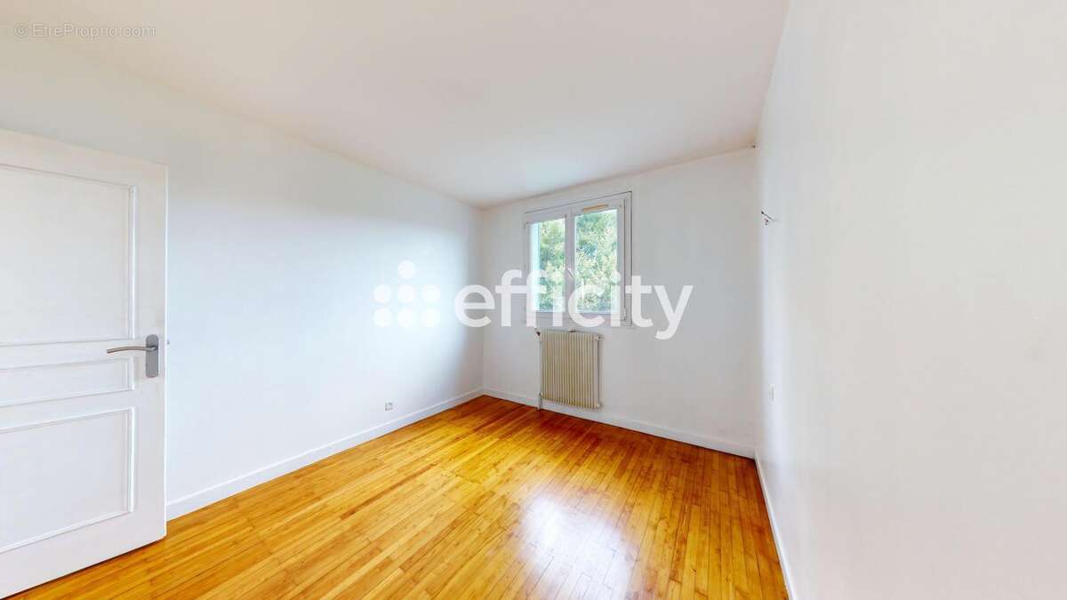 Appartement à GENAY