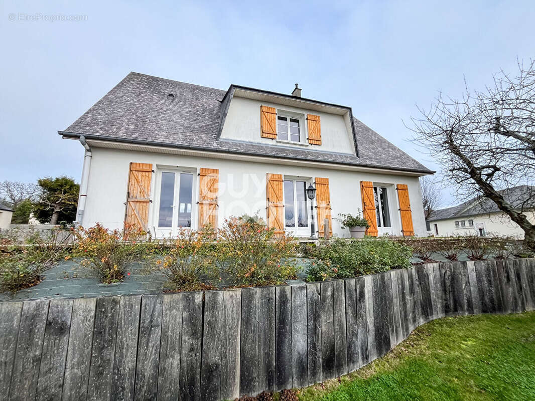 Maison à CONDE-SUR-NOIREAU