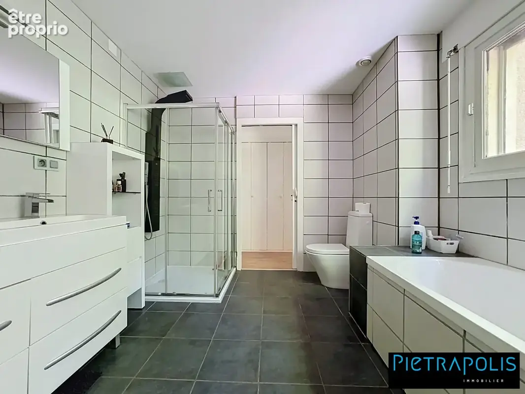 Maison 8 pièces 230 m² à vendre à Villefontaine (38090) - photo 9