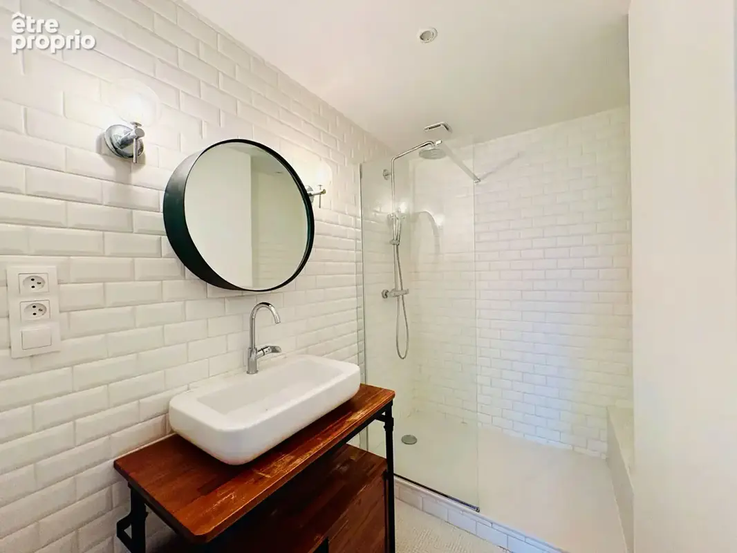 BORDEAUX Saint-Michel - Appartement T3 de caractère - Vue exceptionnelle sur la Flèche St Michel - photo 17